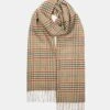 Oversized Lambswool Scarf Culross -Gloverall ABSQL CULR Culross Darwin LW Scarf 2022 300dpi RGBUK5119