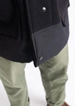 Gloverall X Engineered Garments Retractable Duffle Navy -Gloverall MS5406 BLKGloverallXEngineeredGarmentsRetractableDuffle D4 826d4c5a 7ba5 4e50 a362 d50006d9b8f2